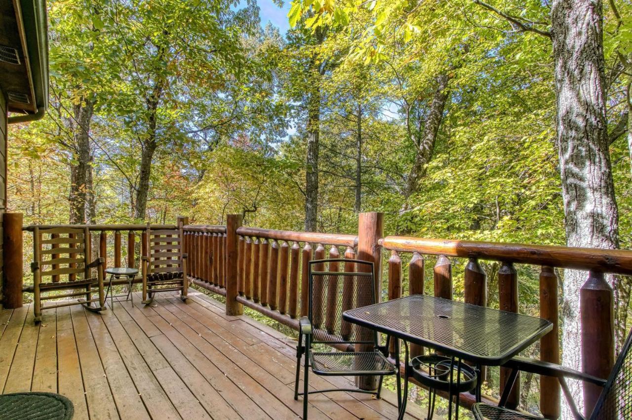 Dog Friendly, Quiet Chalet, Hot Tub, Fireplace