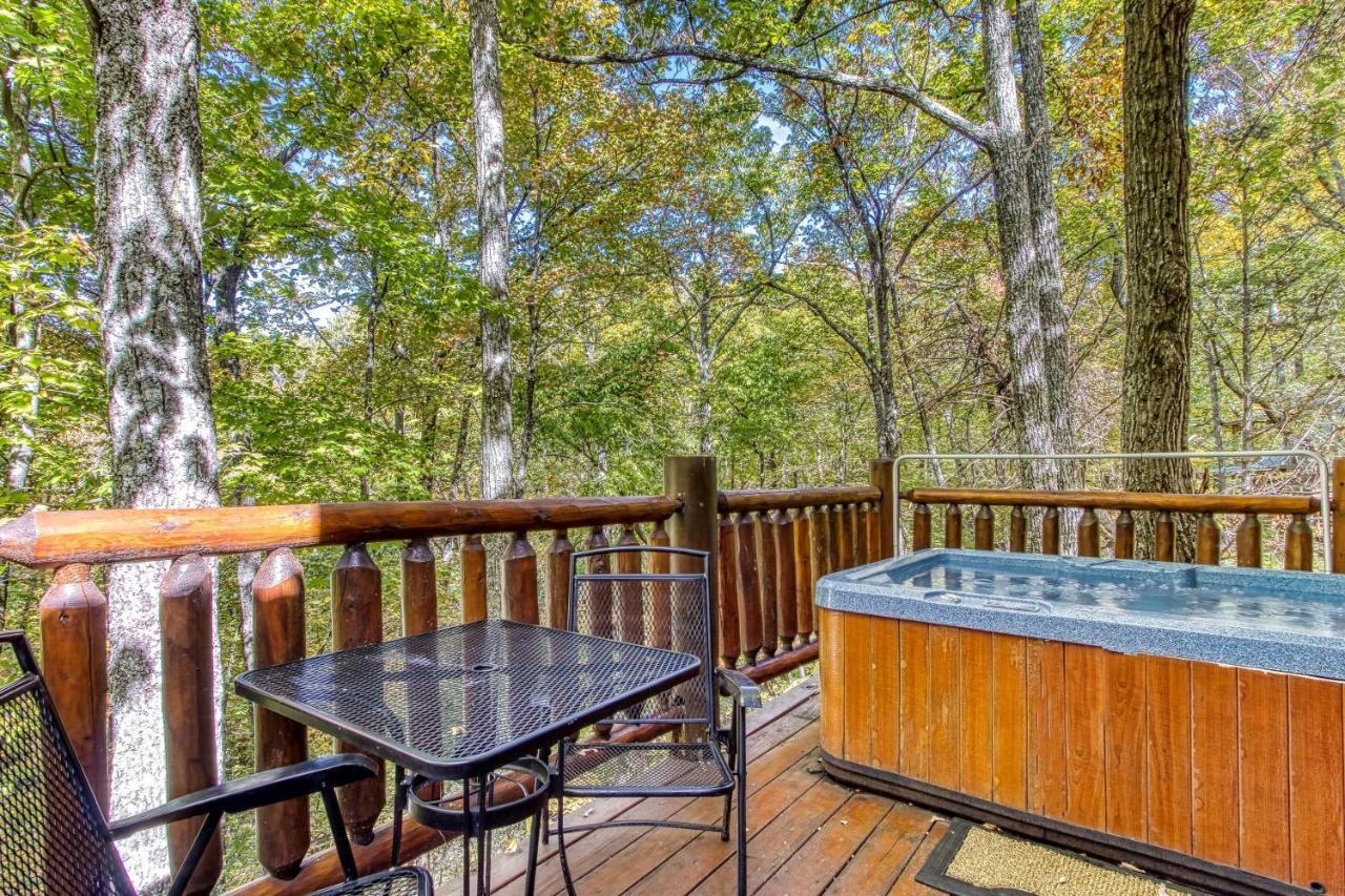 Dog Friendly, Quiet Chalet, Hot Tub, Fireplace