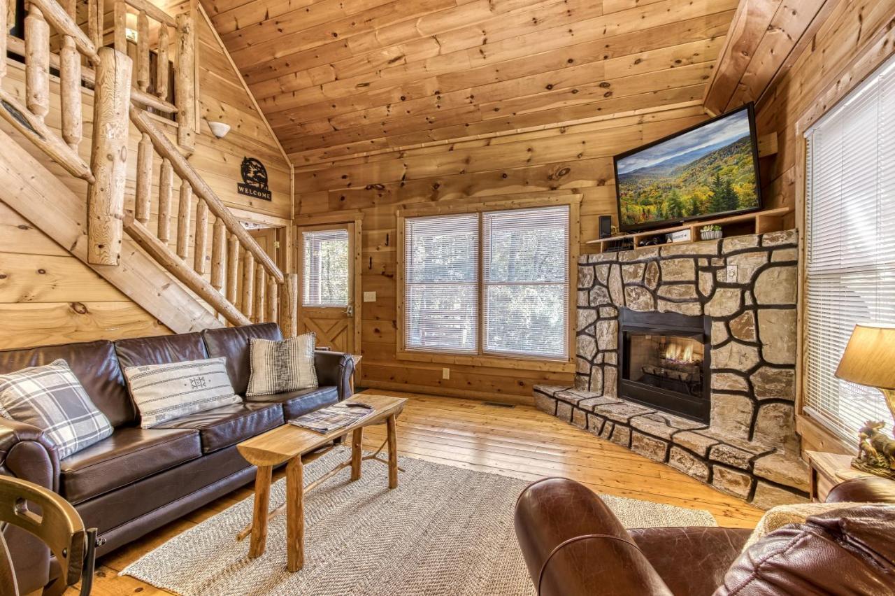 Dog Friendly, Quiet Chalet, Hot Tub, Fireplace