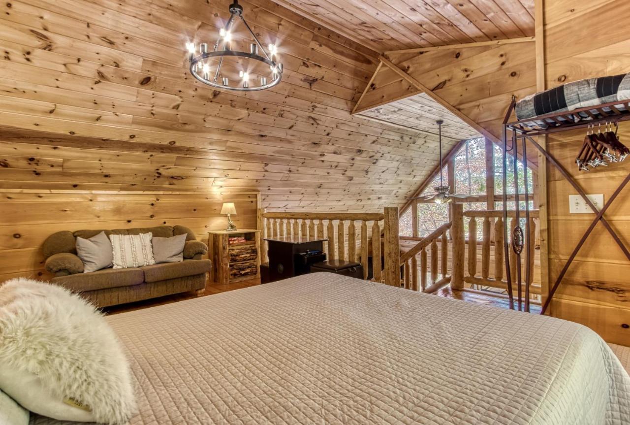 Dog Friendly, Quiet Chalet, Hot Tub, Fireplace Hébergement de vacances *